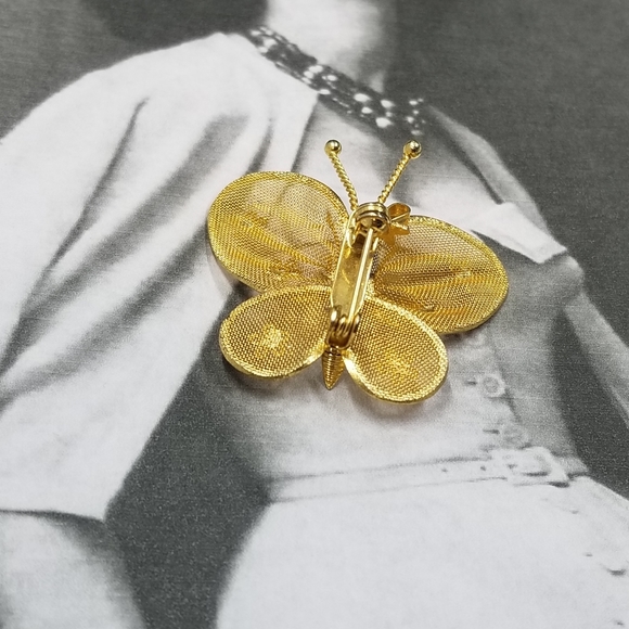 3x$15 Butterly gold tone brooch pin pretty beautiful - Picture 2 of 2